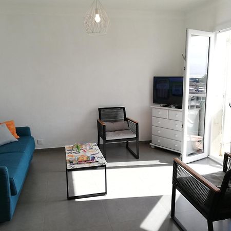 Superbe Appartement Avec Vue Sur Mer Et Port, Parking Prive Saint-Pierre-la-Mer  Exteriör bild