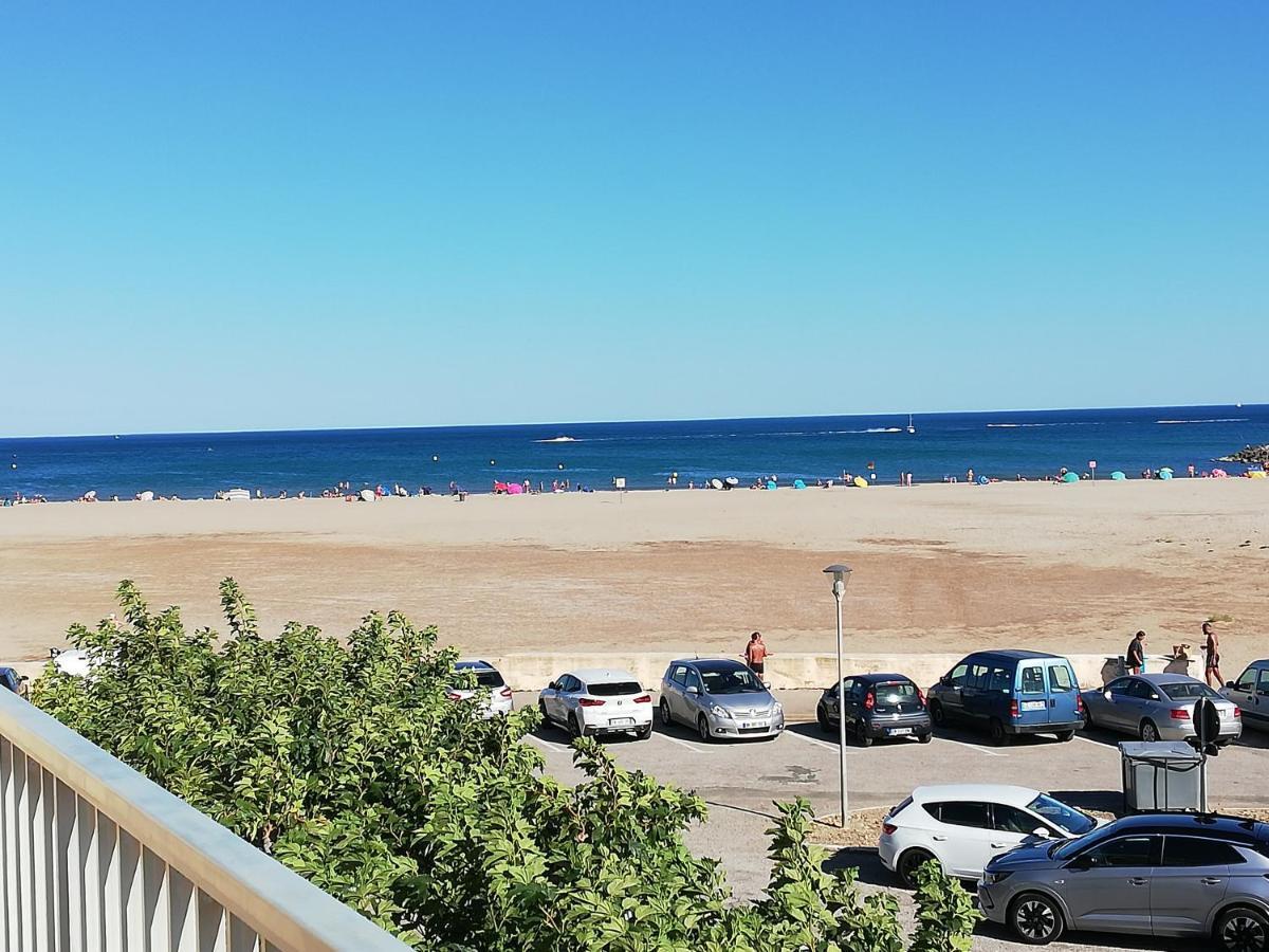 Superbe Appartement Avec Vue Sur Mer Et Port, Parking Prive Saint-Pierre-la-Mer  Exteriör bild