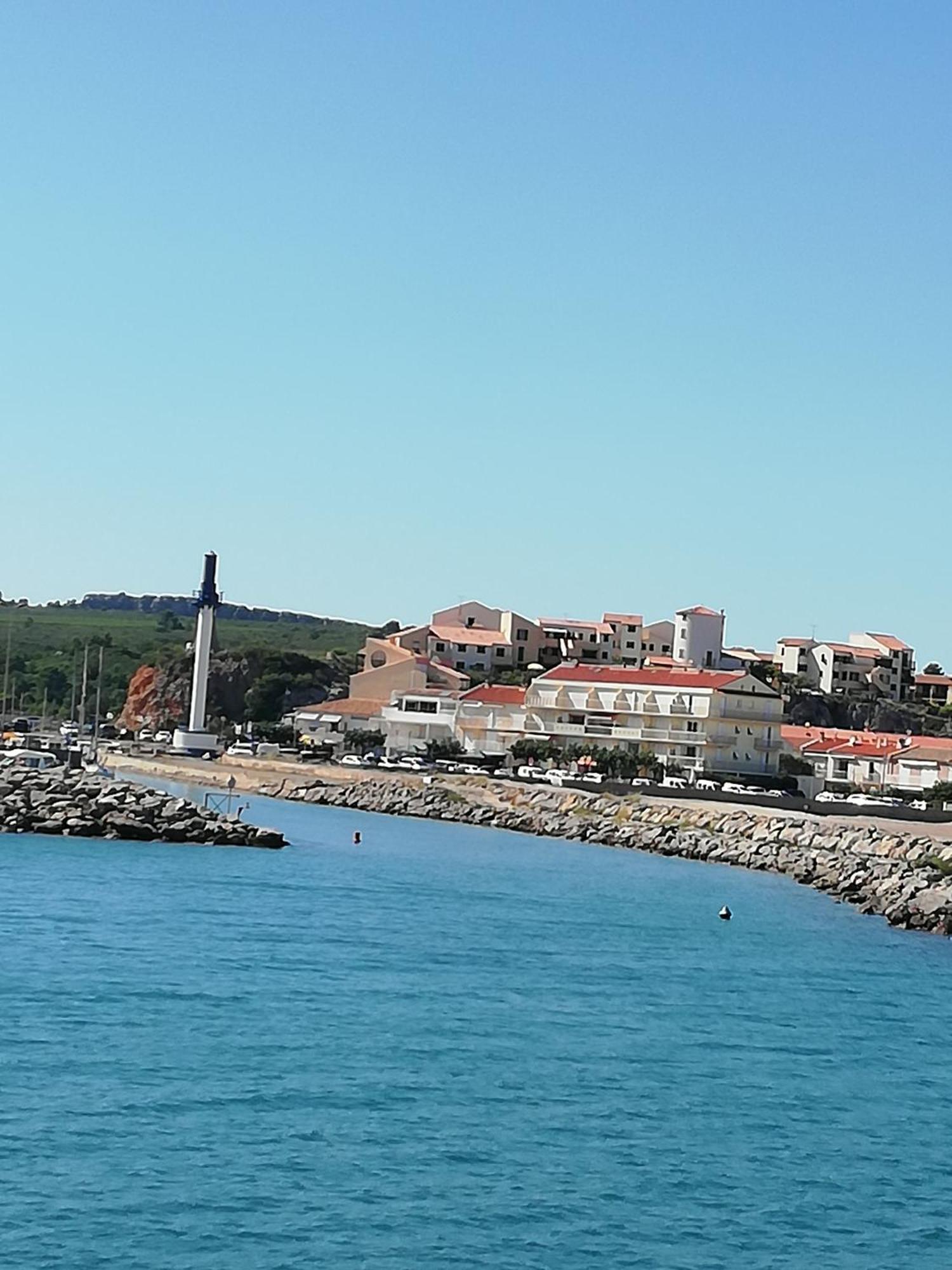 Superbe Appartement Avec Vue Sur Mer Et Port, Parking Prive Saint-Pierre-la-Mer  Exteriör bild